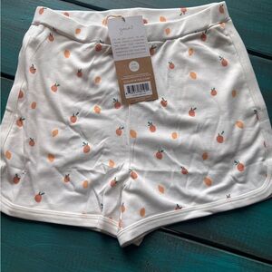 Goumi Kids Peach Print Girl's Shorts - White with Peach Motif